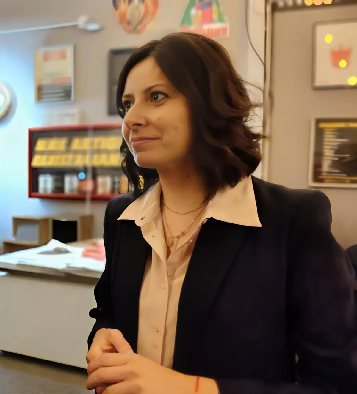 STALKING IN COMUNE, L'OMERTA' DI MICHELA: DA 4 MESI GLORIO ABDICA OGNI GIORNO SULLA DIGNITA' FEMMINILE