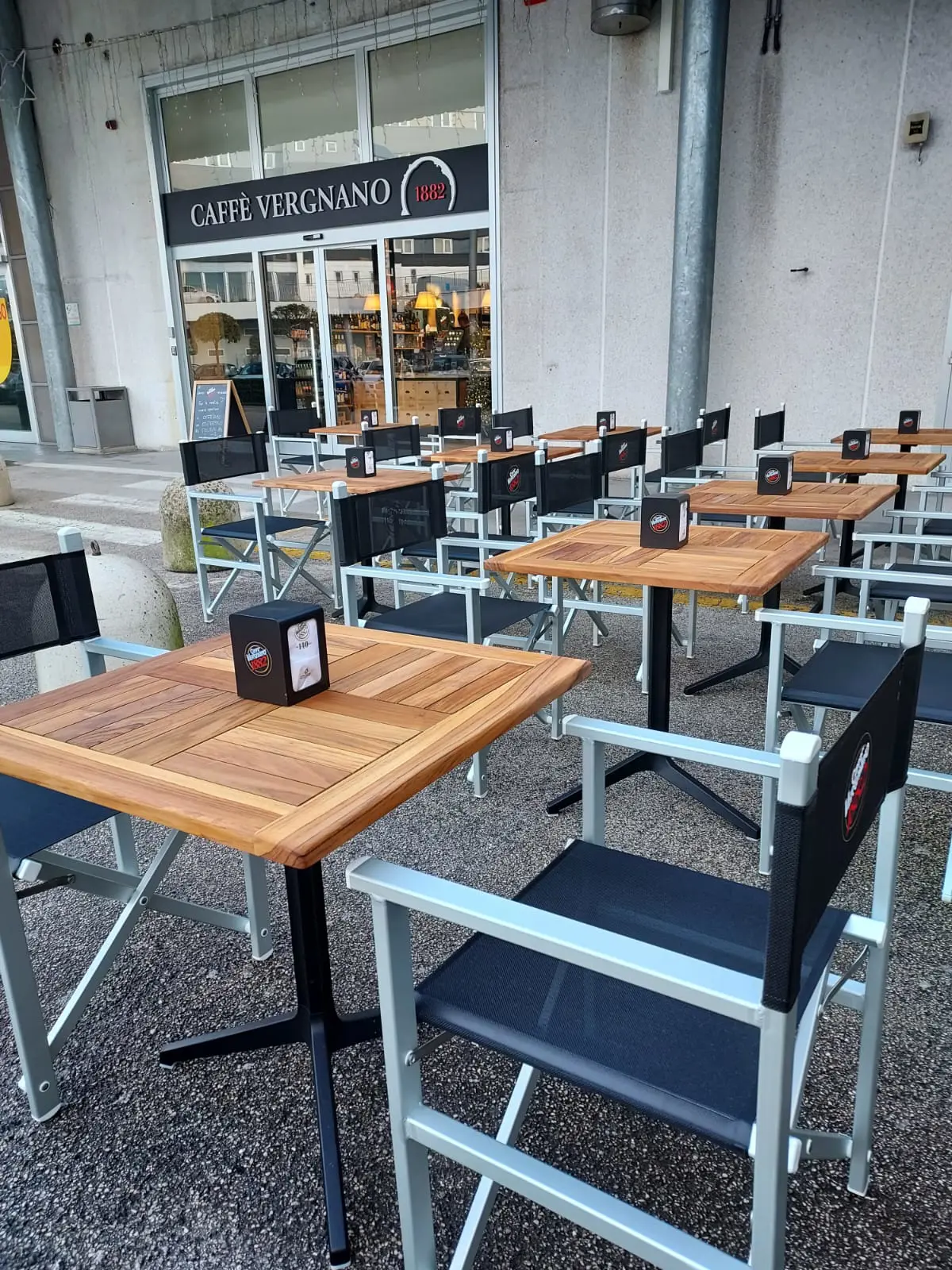 TEMPI DURI PER I BAR DI OSIMO, DOPO IL BORGO SANZIONATO ANCHE IL CAFFE' VERGNANO AL CARGOPIER