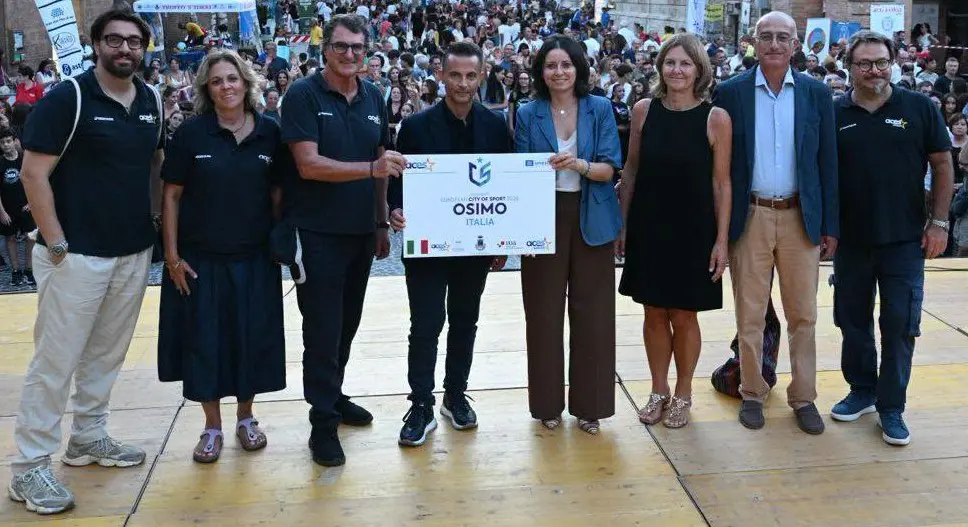 MARCHETTE E PROPAGANDA, OSIMO CITTA' EUROPEA DELLO SPORT? GLORIO MENTE SAPENDO DI MENTIRE: IL BOLLINO E' A PAGAMENTO!