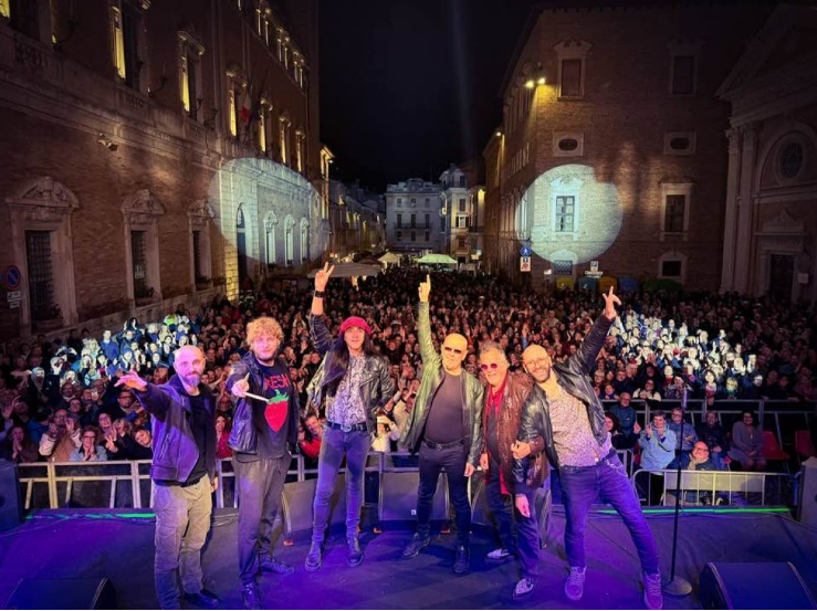 CITTA' BLINDATA E TRADITA: SE LA FESTA PATRONALE DIVENTA UN CONCERTO A NUMERO CHIUSO PER 5.000 NON OSIMANI