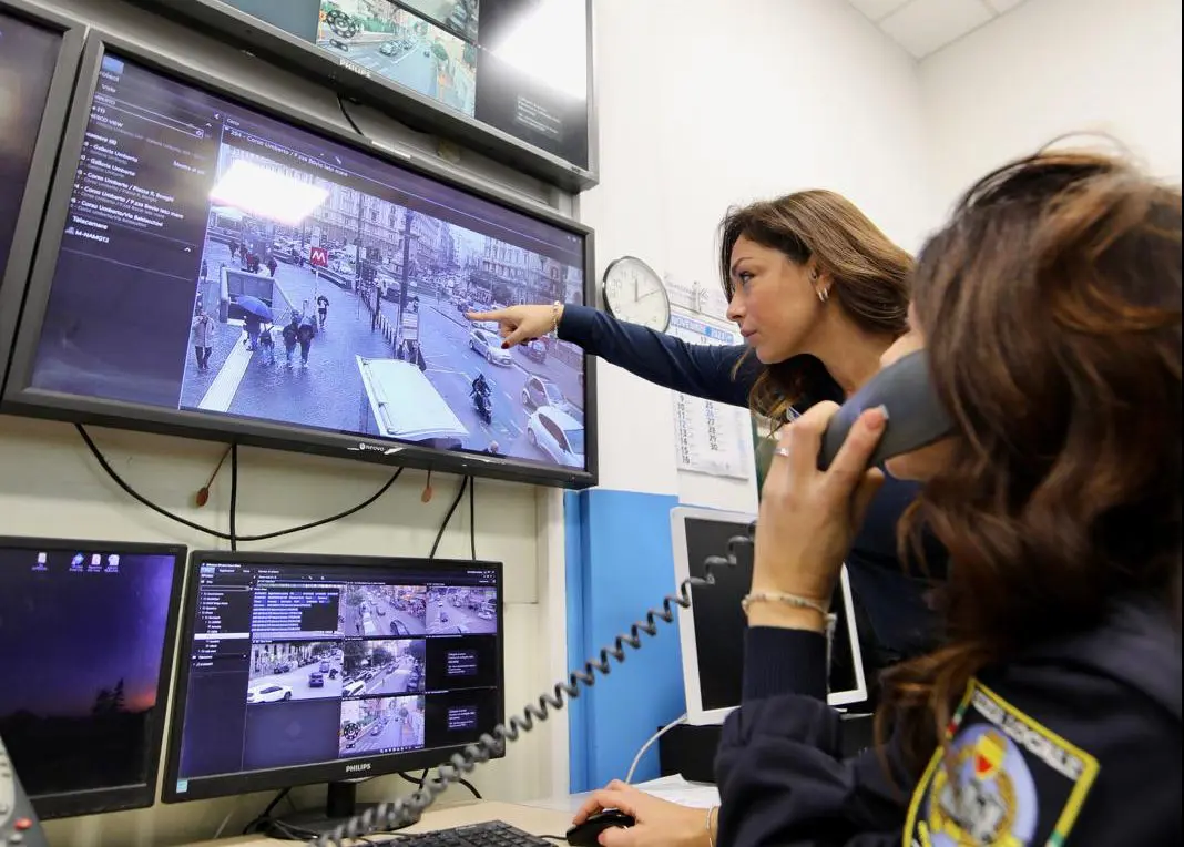 NON C'E' IL PROTOCOLLO COMUNE-CARABINIERI: LE 121 TELECAMERE RESTANO MUTE E CIECHE, I TRUFFATORI RINGRAZIANO