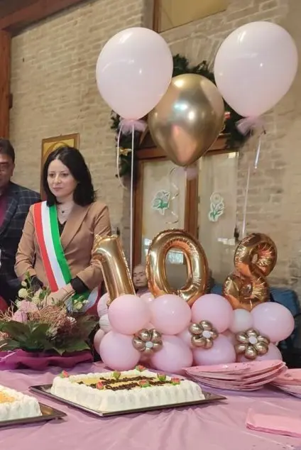 44 CANDELINE, IN FILA PER SETTE (COL RESTO DI 2 DA SINDACO) PER MICHELA GLORIO